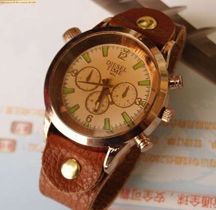 Relógio (diesel time) com pulseira de couro